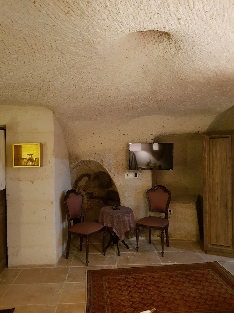 Demisos Caves The Hotel