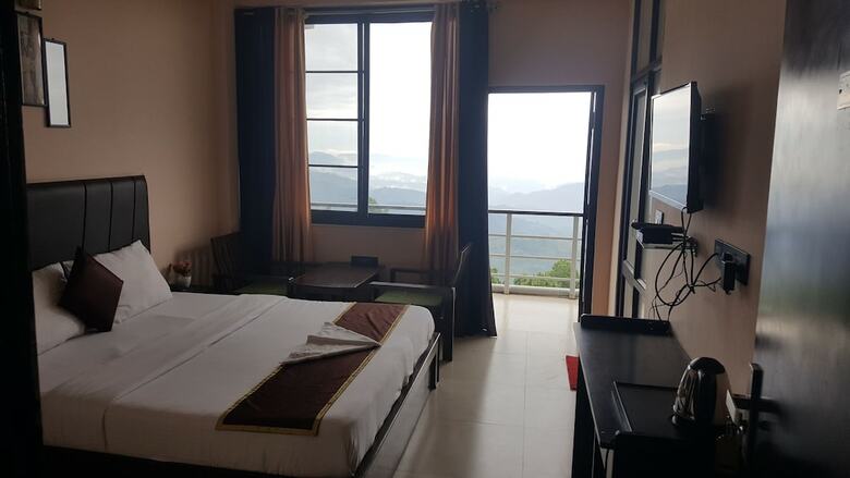 Hotel Corbett Hill Resorts  By Opensky, Lansdowne