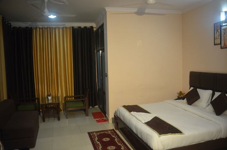 Hotel Corbett Hill Resorts  By Opensky, Lansdowne