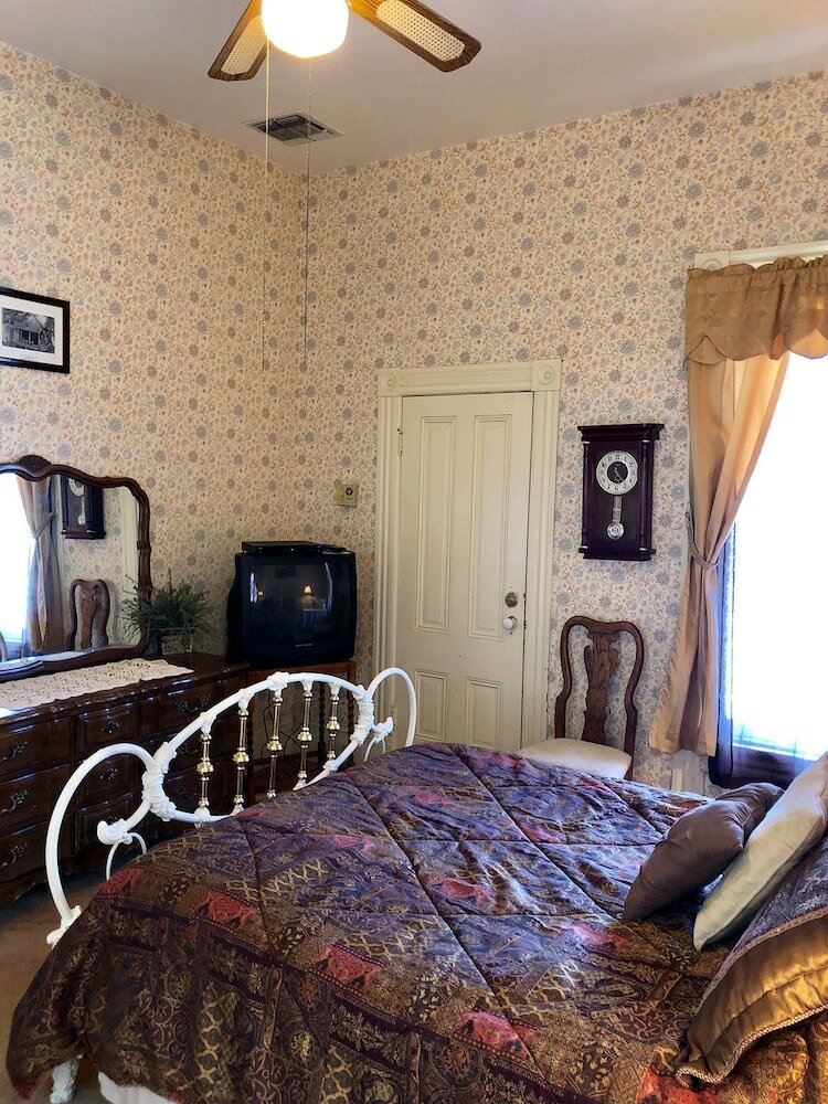 Bed & Breakfast Power's Mansion Inn