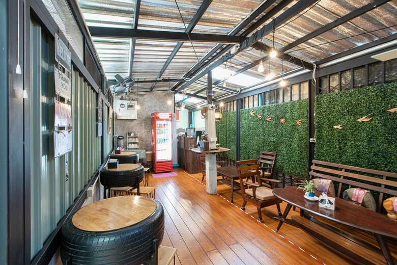 Hostal The Alley Hostel & Bistro
