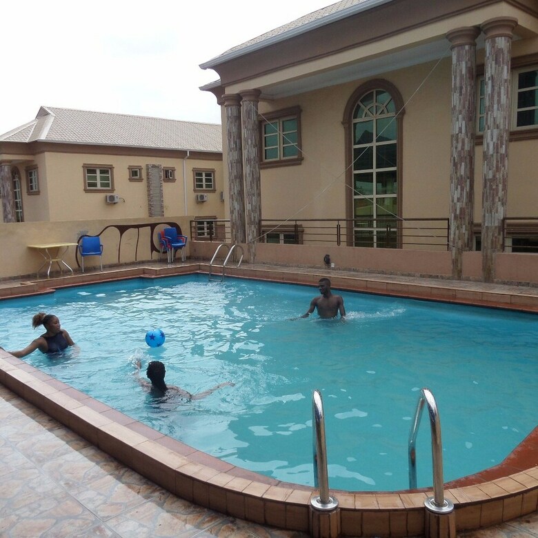 Sugarland Hotel & Suites