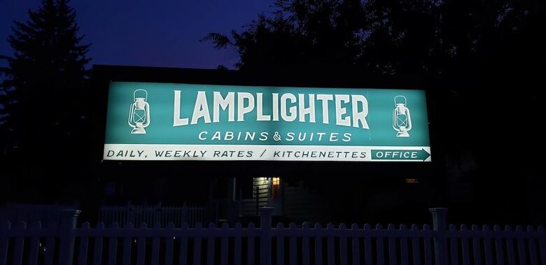Motel Lamplighter Cabins & Suites