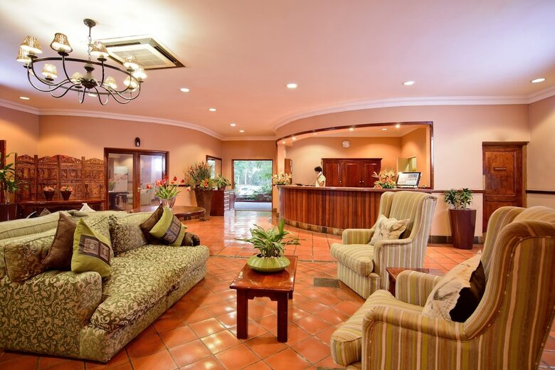 Hotel Greenway Woods Resort