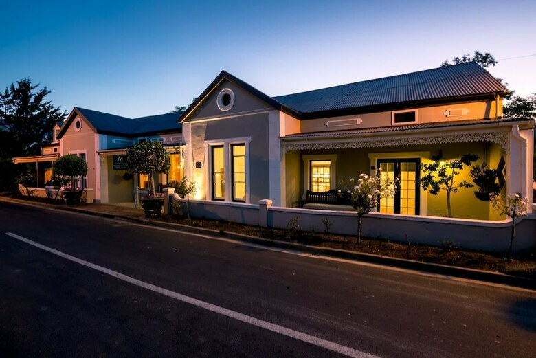 Bed & Breakfast Macaron Boutique Guest House