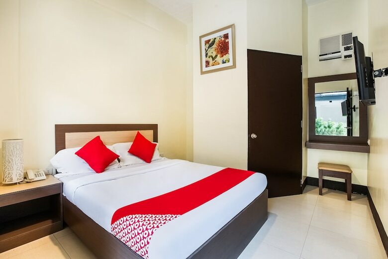 Hotel Oyo 244 Driggs Suites