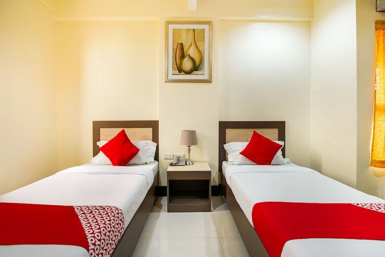 Hotel Oyo 244 Driggs Suites