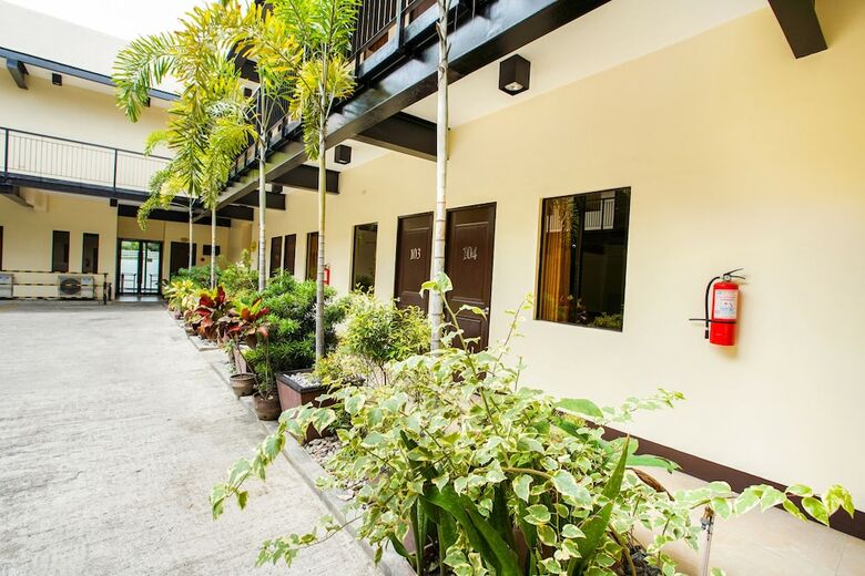 Hotel Oyo 244 Driggs Suites