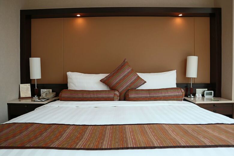 Howard Johnson Huaihai Hotel Shanghai