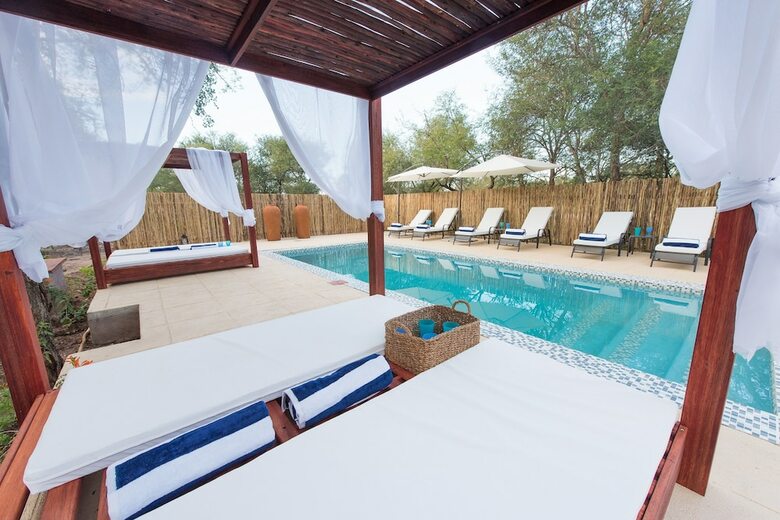 Bed & Breakfast Bushbaby River Lodge