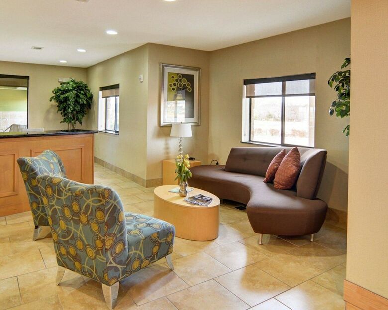 Hotel Comfort Suites Lindale - Tyler North