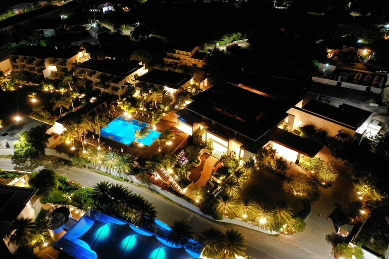 Hotel Hodges Bay Resort And Spa
