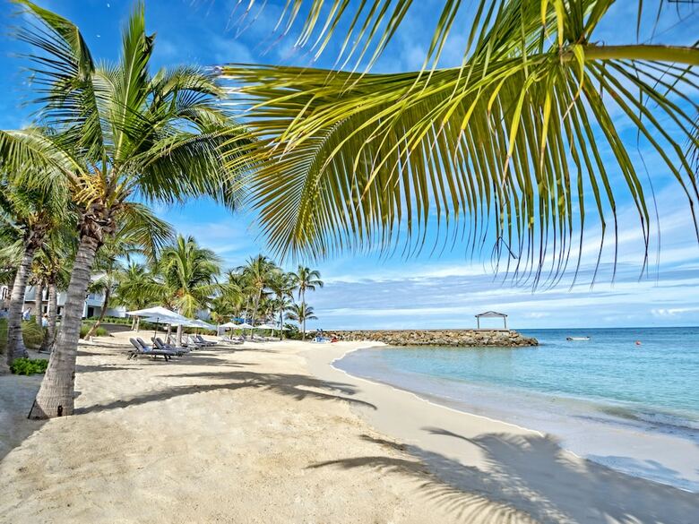 Hotel Hodges Bay Resort And Spa