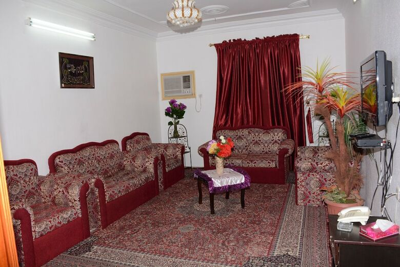 Apartamentos Al Eairy Furnished Apt Al Madinah 2