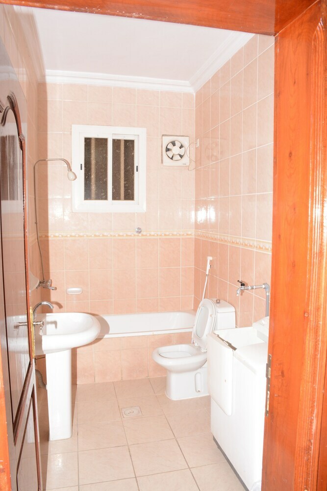 Apartamentos Al Eairy Furnished Apt Al Madinah 2