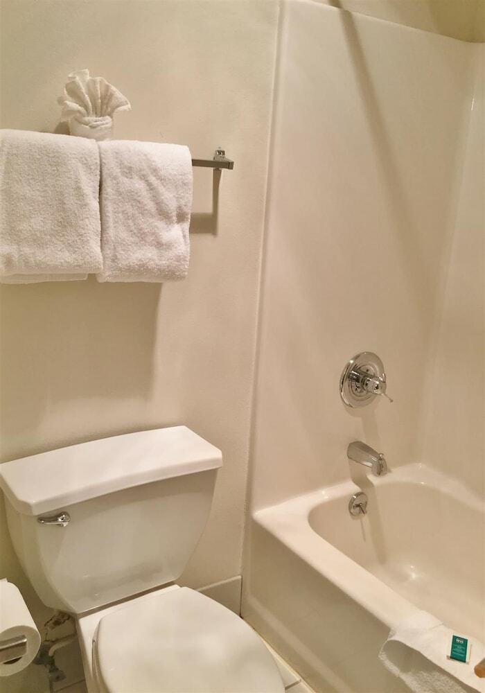Hotel Amerihost Inn & Suites Fulton