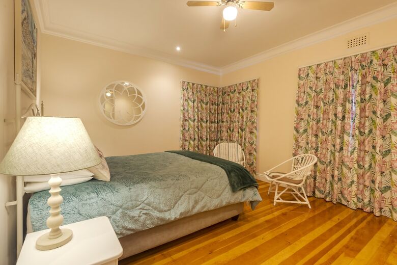 Hotel Sunny Cove Manor