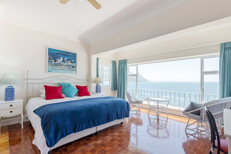 Hotel Sunny Cove Manor
