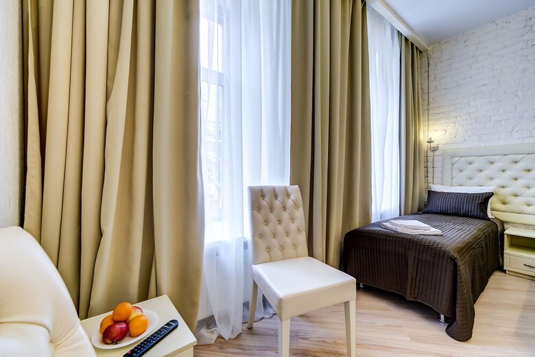Hotel Guest Rooms At Marata 10