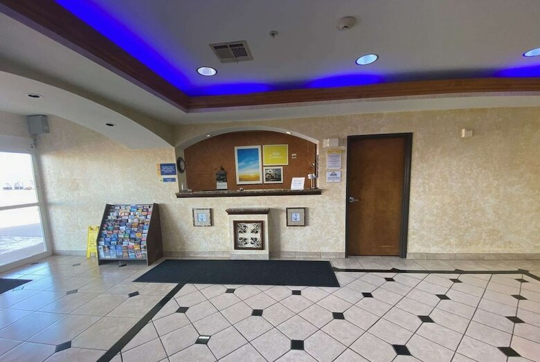Hotel Days Inn & Suites By Wyndham Cleburne Tx
