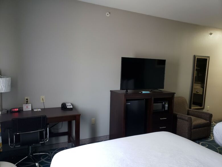Hotel Days Inn & Suites By Wyndham Cleburne Tx