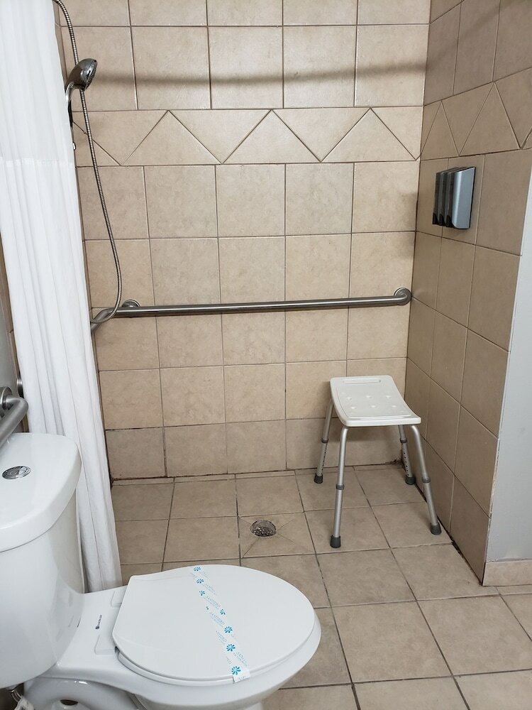 Hotel Days Inn & Suites By Wyndham Cleburne Tx