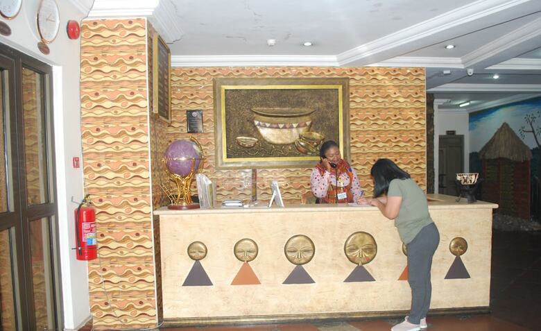 Ampomaah Hotel