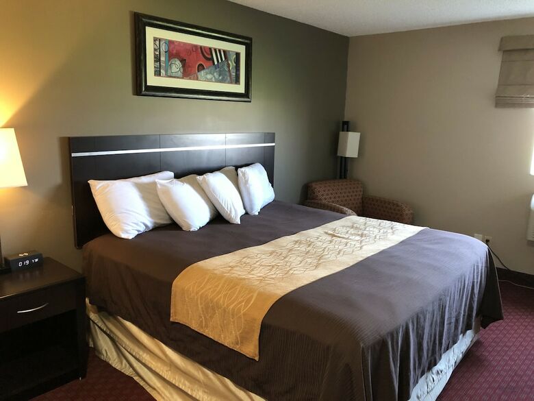 Hotel Super 8 By Wyndham Omaha Sw