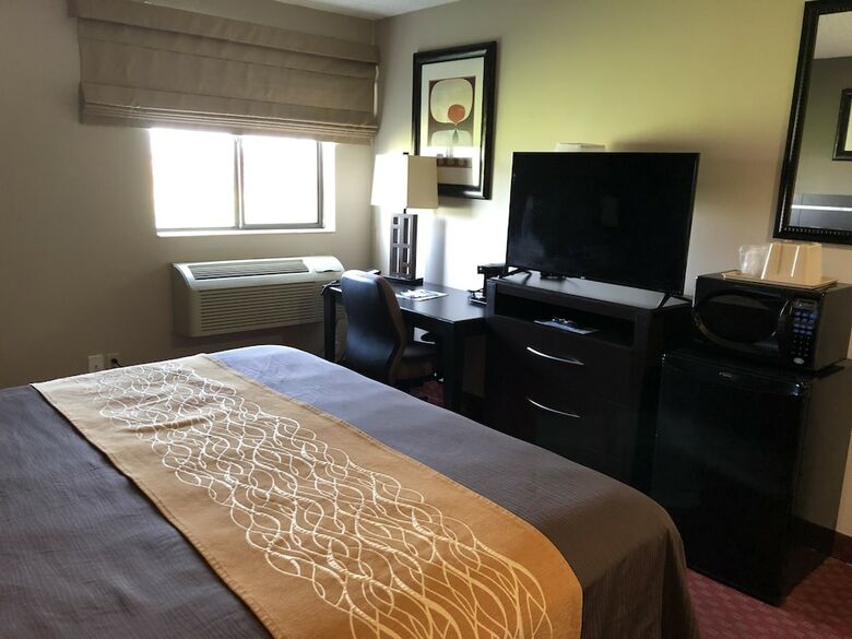 Hotel Super 8 By Wyndham Omaha Sw