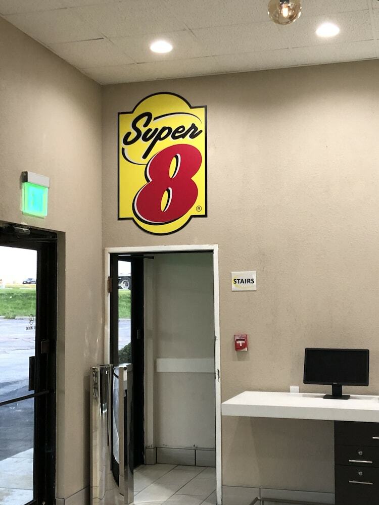 Hotel Super 8 By Wyndham Omaha Sw