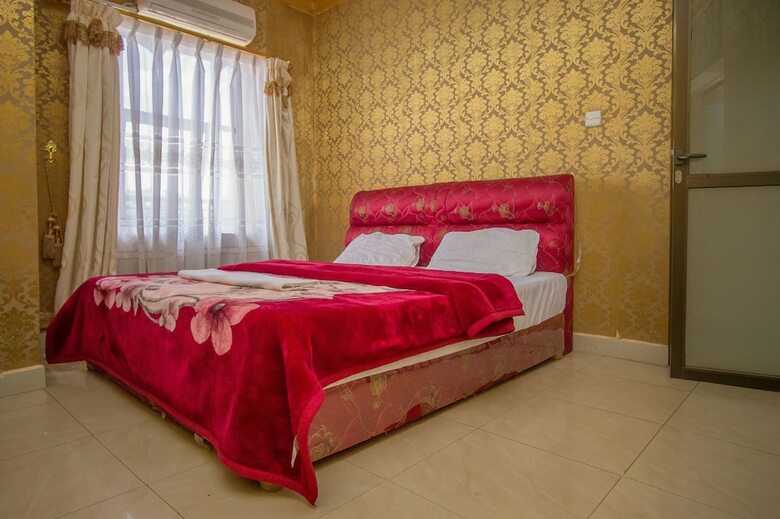 Platinum Royal Hotel
