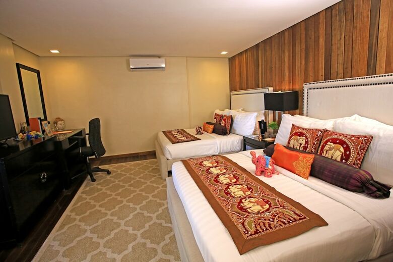 Bed & Breakfast The Oriental Luxury Suites Tagaytay