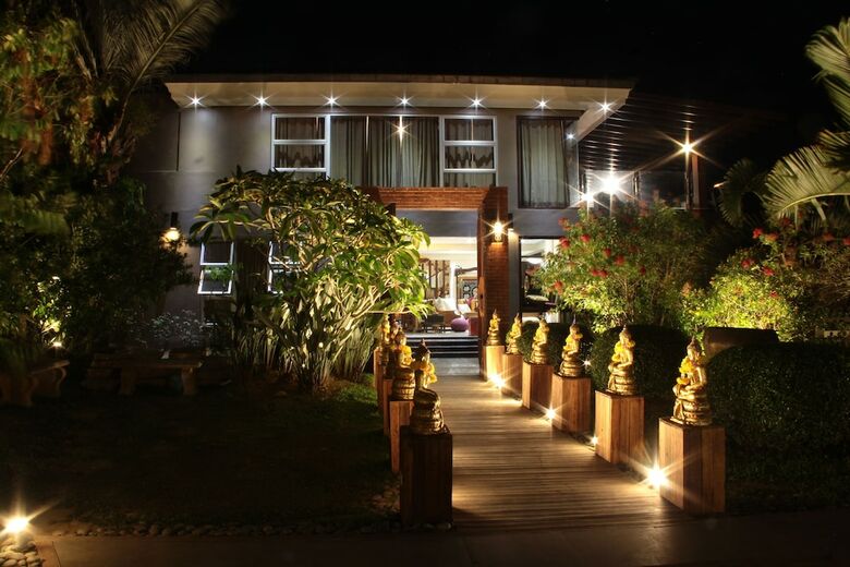 Bed & Breakfast The Oriental Luxury Suites Tagaytay