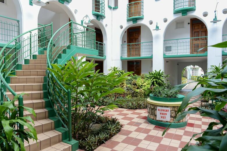 Aparthotel Sandcastles Deluxe Beach Resort
