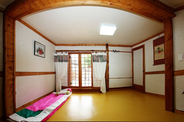 Hotel Saekdongjeogori Guesthouse