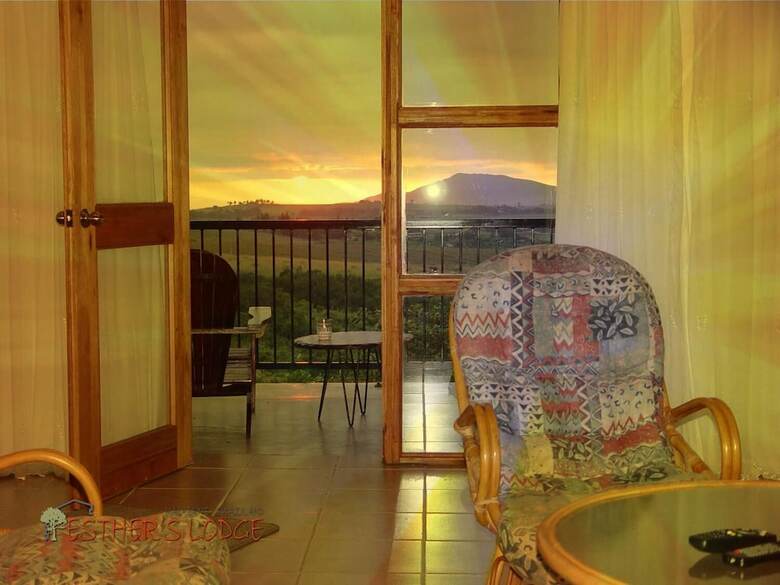 Hotel Esther's Lodge
