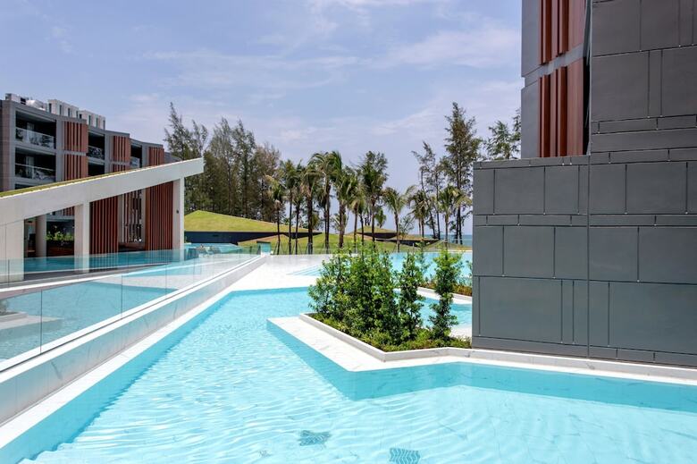 Hotel La Vela Khao Lak