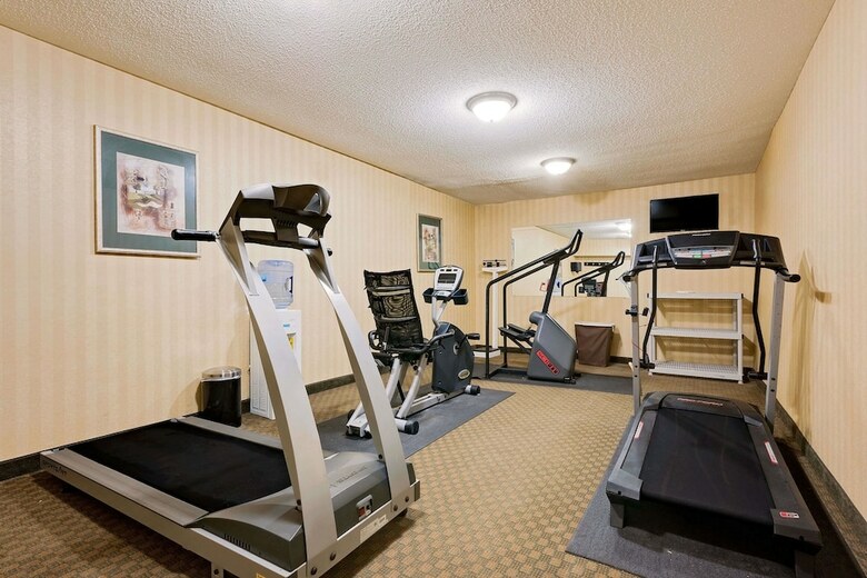 Hotel Ramada By Wyndham Cleveland Airport West