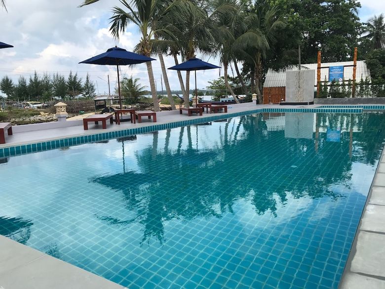 Hotel Breeze Bay Villa