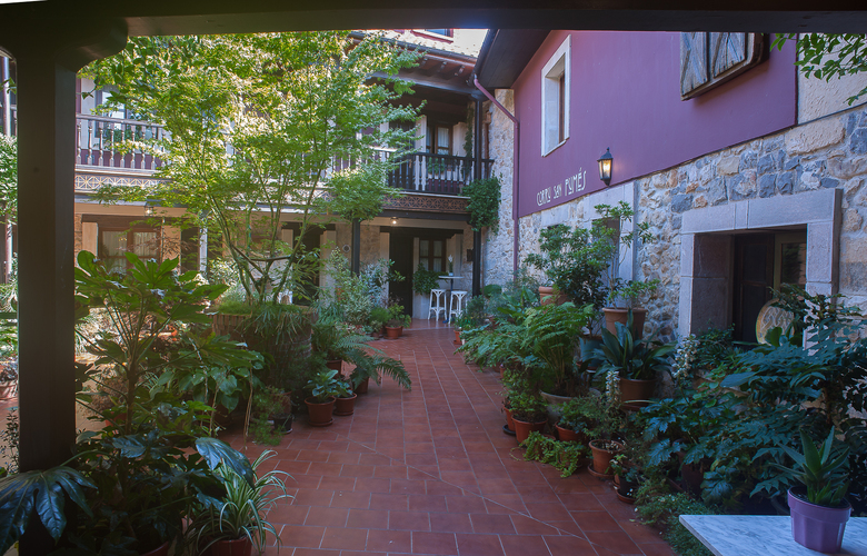 Hotel Corru San Pum�s