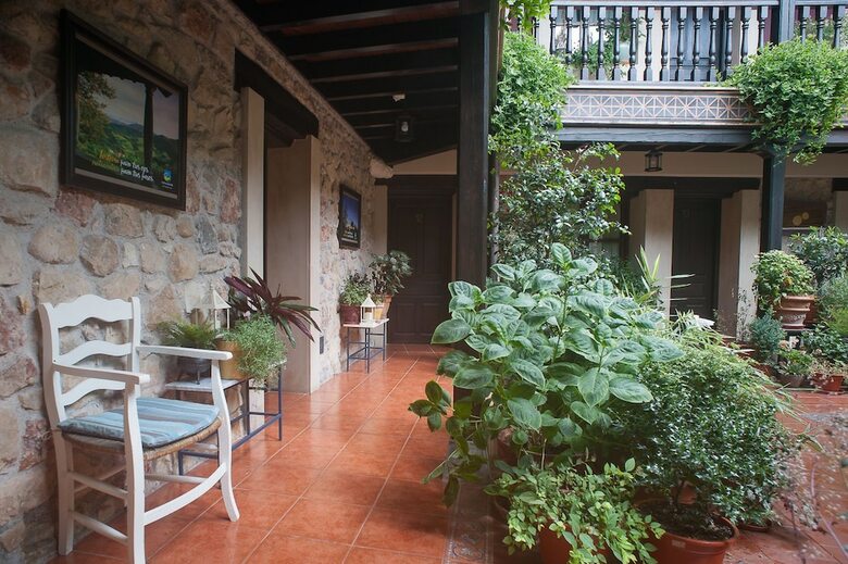 Hotel Corru San Pum�s