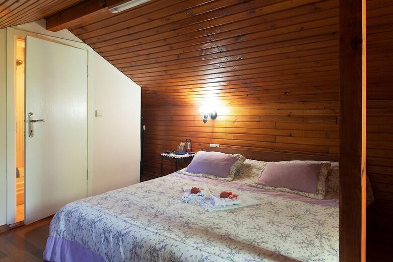 Pension Orhan Kutbay'in Evi Turyolu Cafe Pansiyon