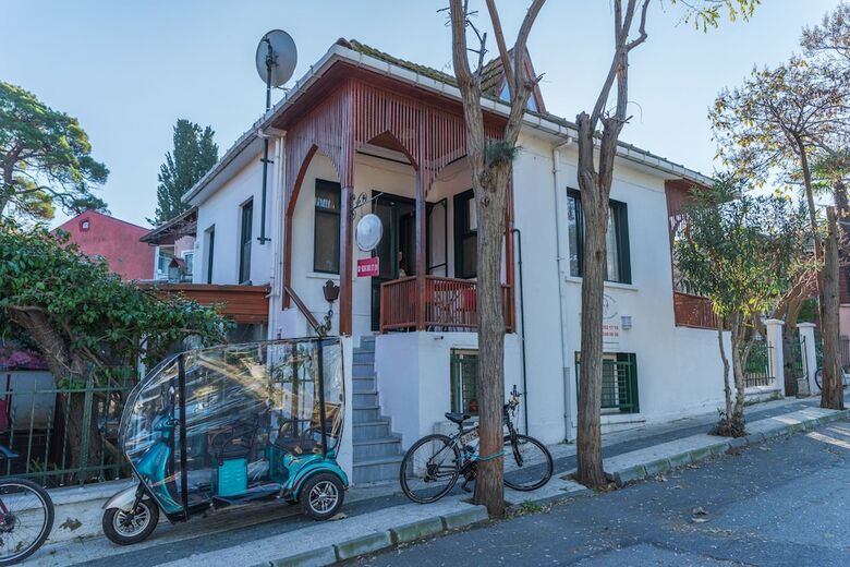 Pension Orhan Kutbay'in Evi Turyolu Cafe Pansiyon