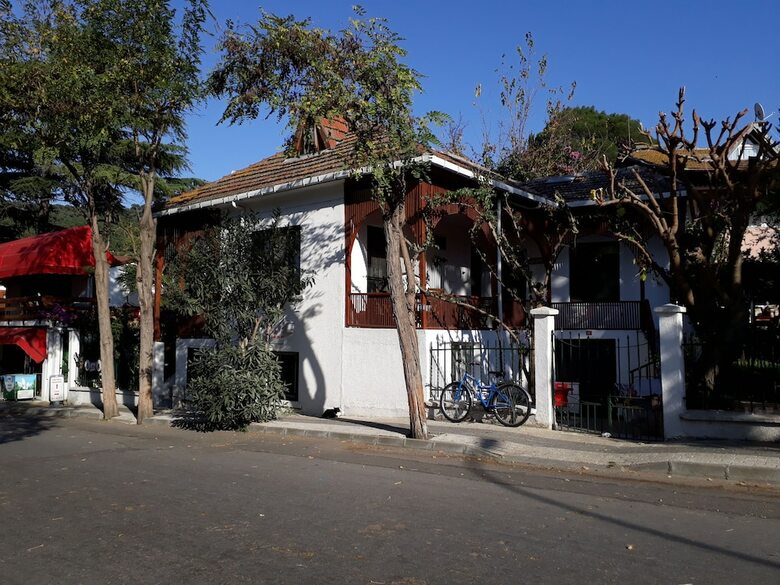 Pension Orhan Kutbay'in Evi Turyolu Cafe Pansiyon