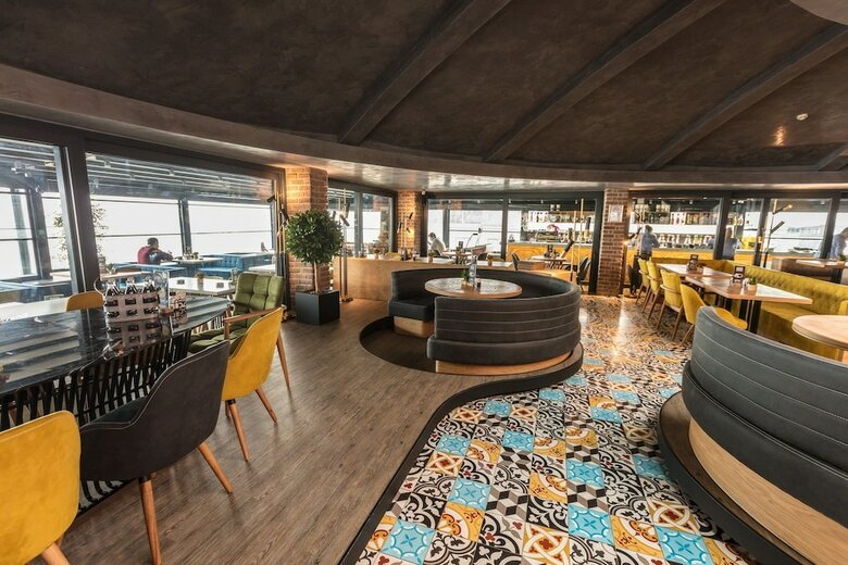 Sinema Hotel