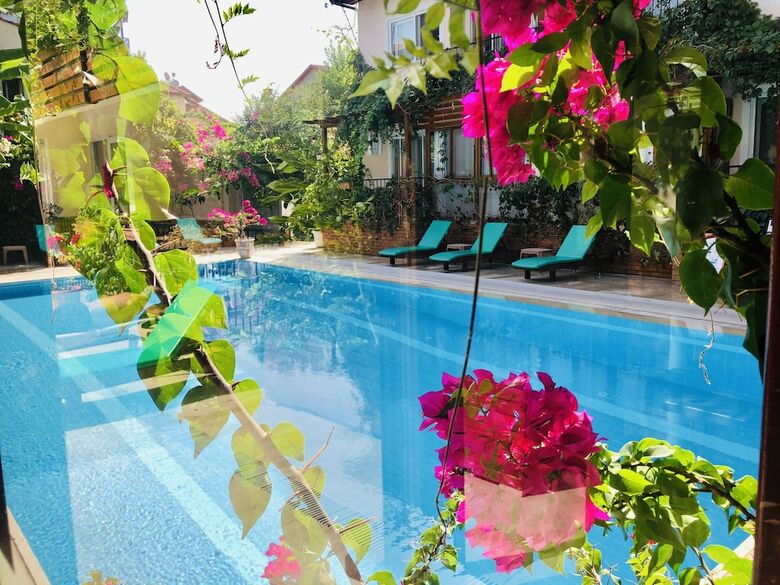 Hotel Ten Apart Otel