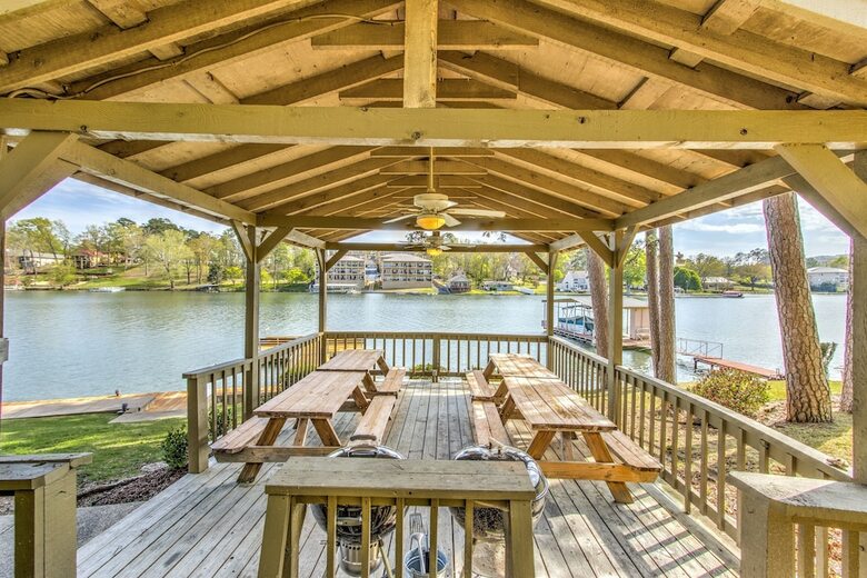 Hotel Long Island Lake Resort