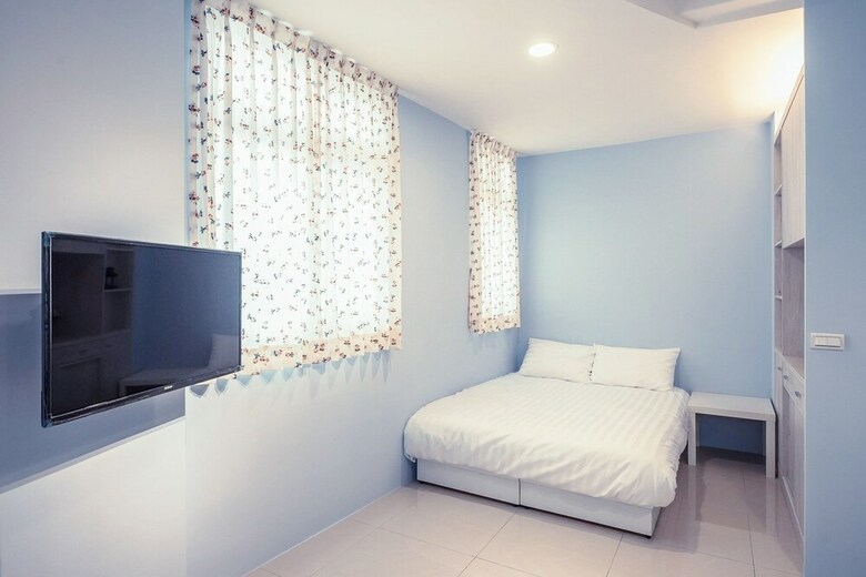 Hotel Sunny X House