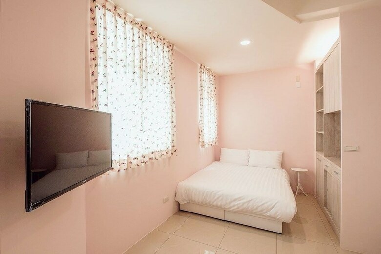 Hotel Sunny X House