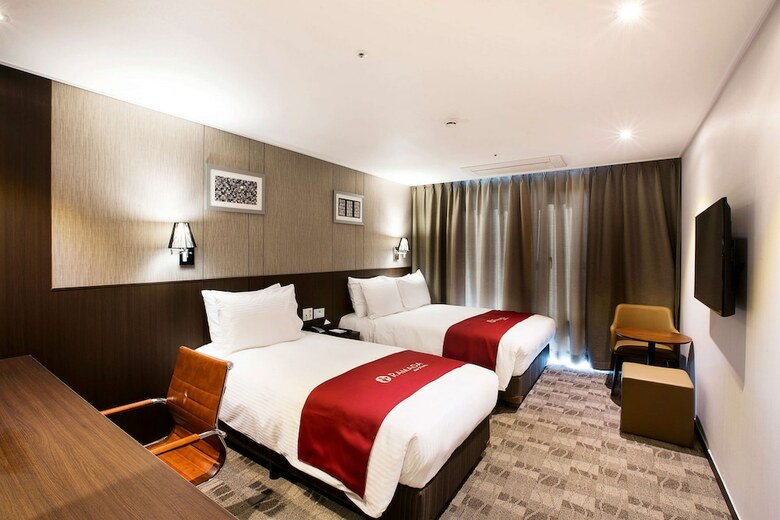 Hotel Ramada Jeju City Hall